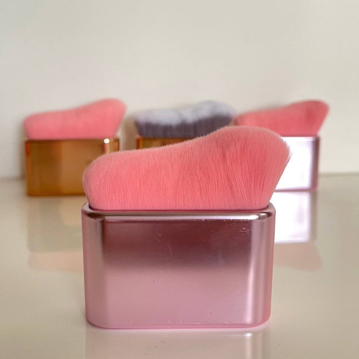 براش پرتراکم جادویی رژگونه و کانتور