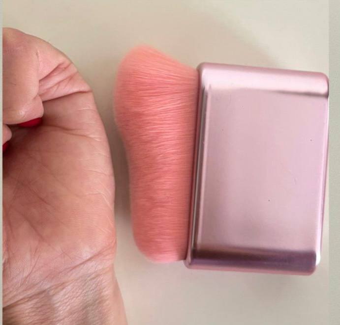 براش پرتراکم جادویی رژگونه و کانتور