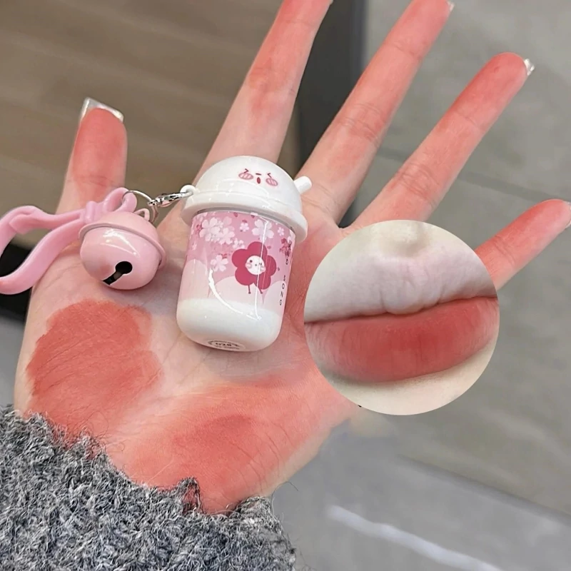 رژلب خامه ای تراول ماگ مدل زنگوله دار جا سوئیچی وارداتی