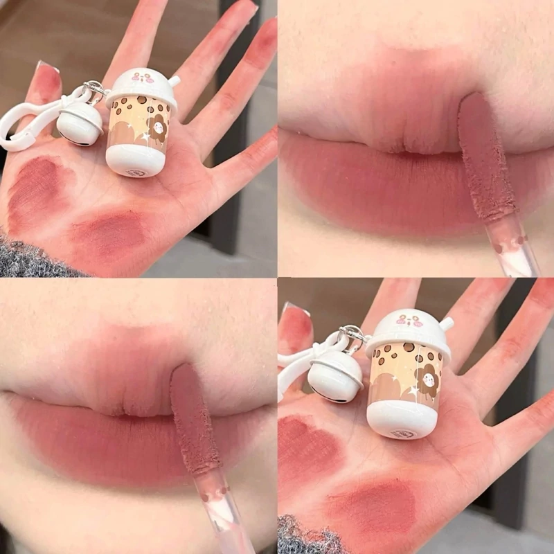 رژلب خامه ای تراول ماگ مدل زنگوله دار جا سوئیچی وارداتی